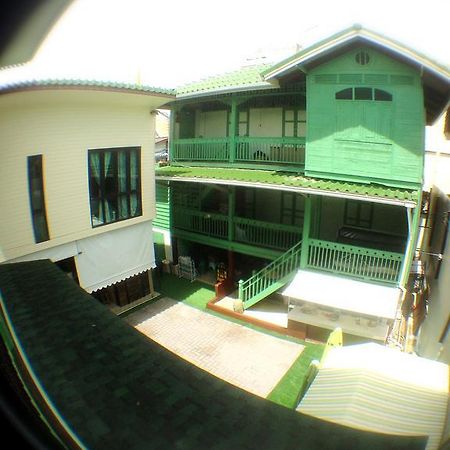 Green Teak House Bangkok Exterior foto