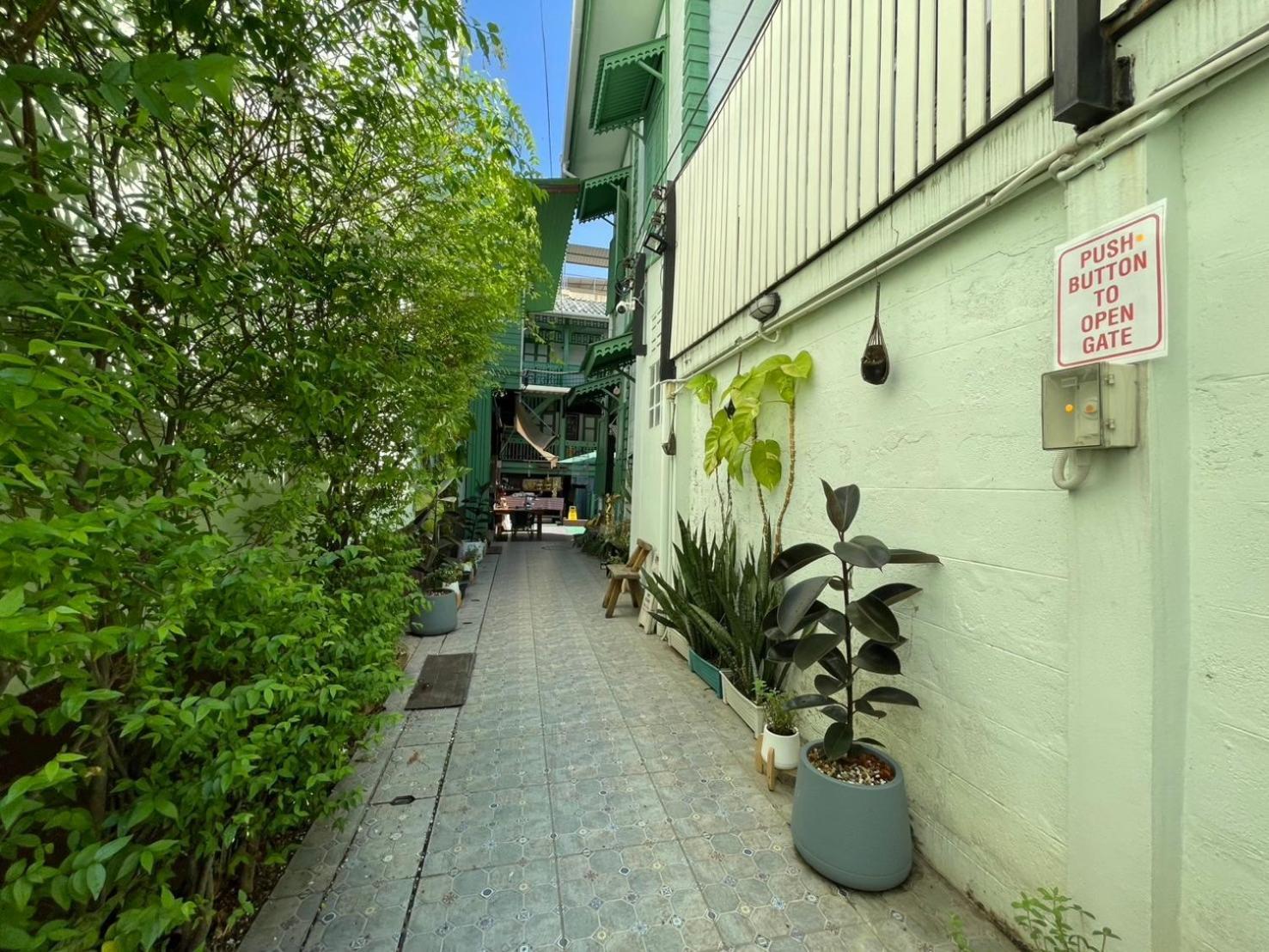Green Teak House Bangkok Exterior foto