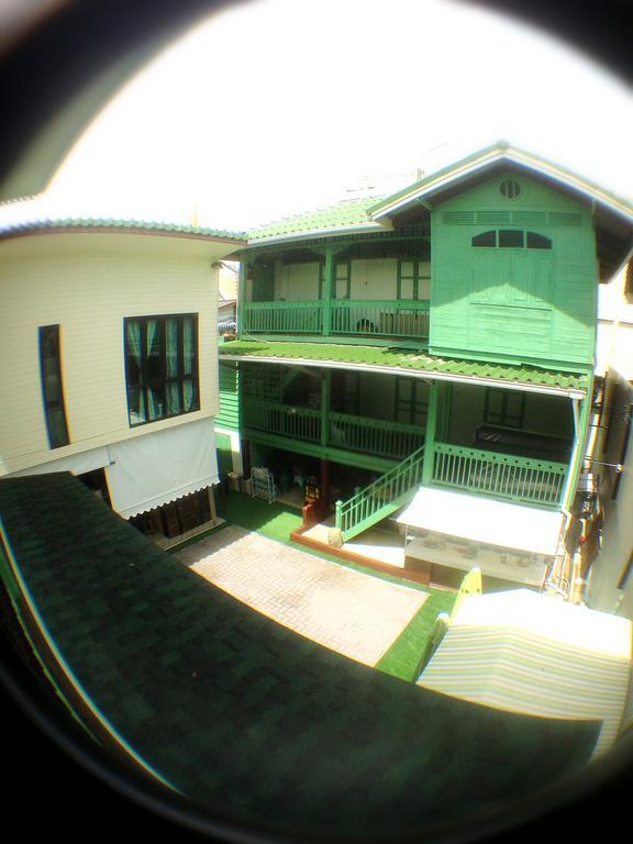 Green Teak House Bangkok Exterior foto