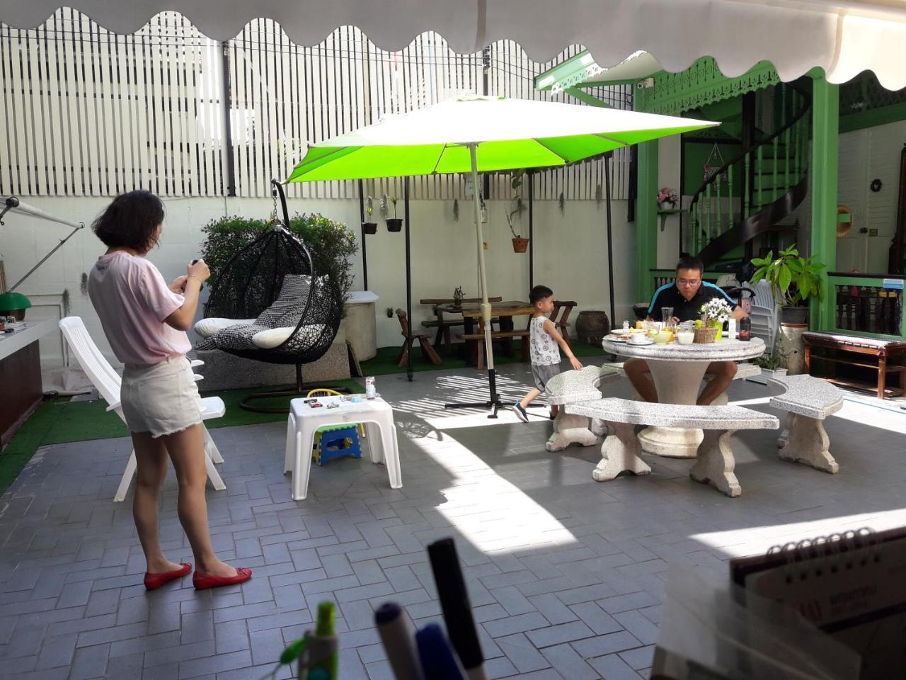 Green Teak House Bangkok Exterior foto